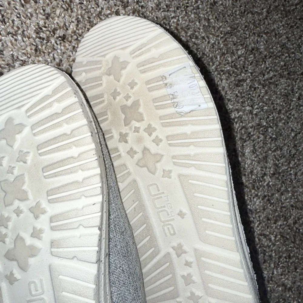 Hey Dude White and‎ Gray Patterned Shoes